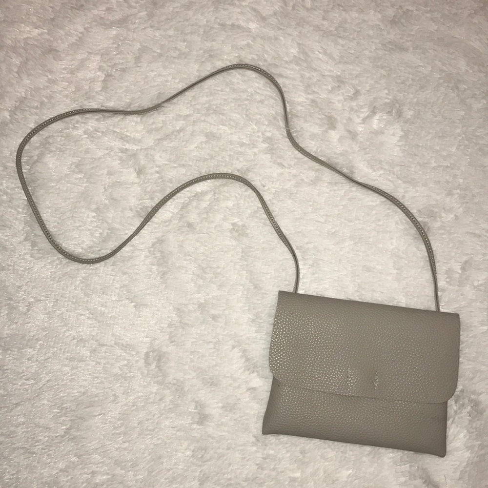 LAST ONE! 🔥 Gray faux leather mini crossbody bag - Picture 6 of 7